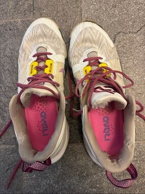 Casual Women's Running Sneakers in Beige with Pink Accents